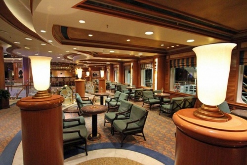 Crooners Lounge & Bar